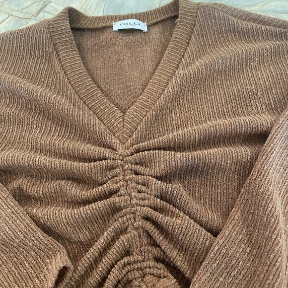 - Brown lightweight sweater - Picture 4 of 5